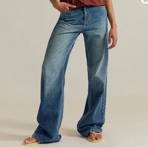 We the Free Tinsley High Rise Straight Leg Jean size 28